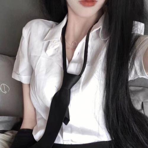 狩猎之妻第一季 海报